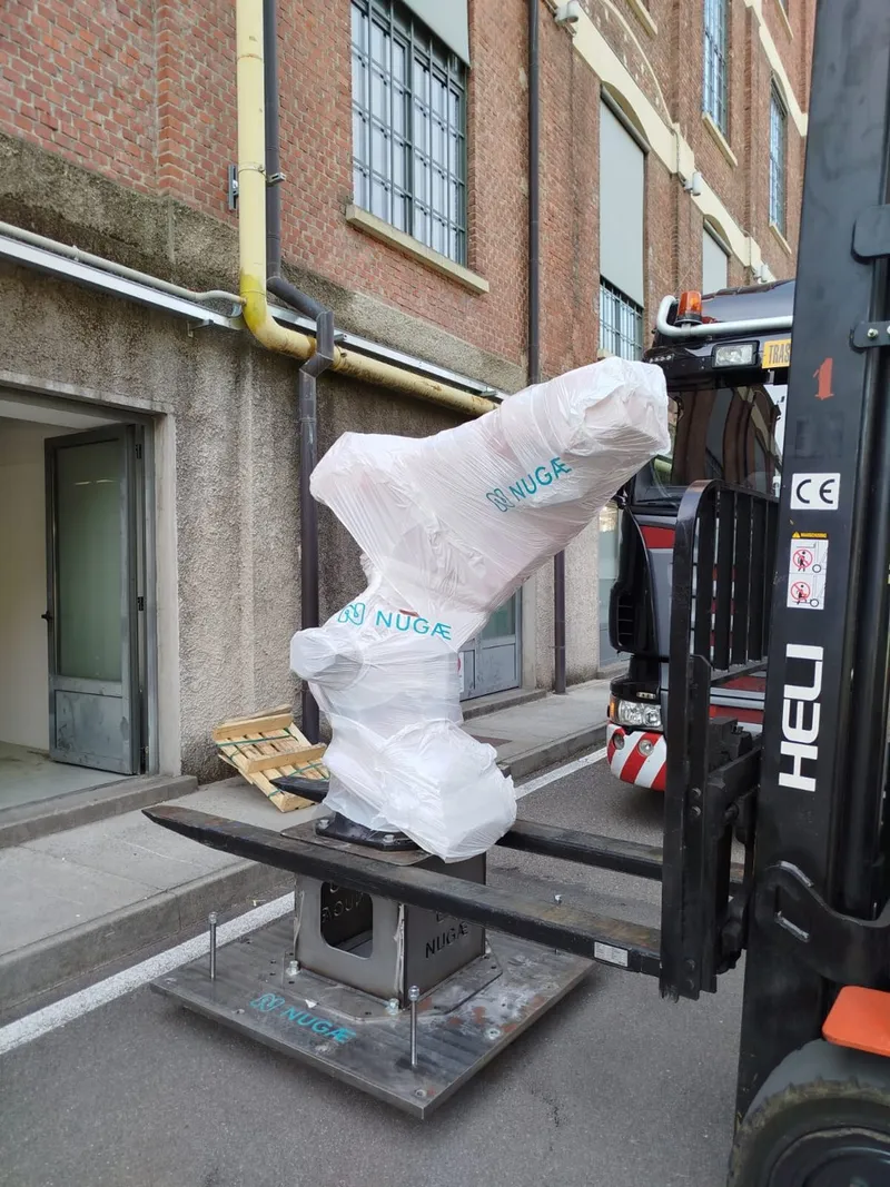 The NUGAE robot arriving by forklift at the shipyard