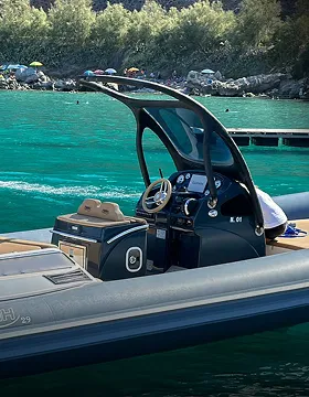 3D printed windscreen frame for a boat, made by Nugæ